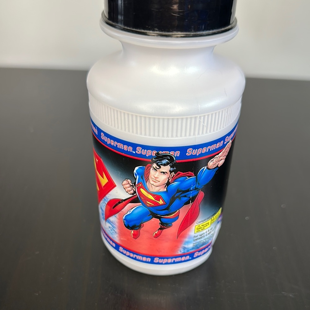 Superman Design Water Bottle - Picture 6 of 6